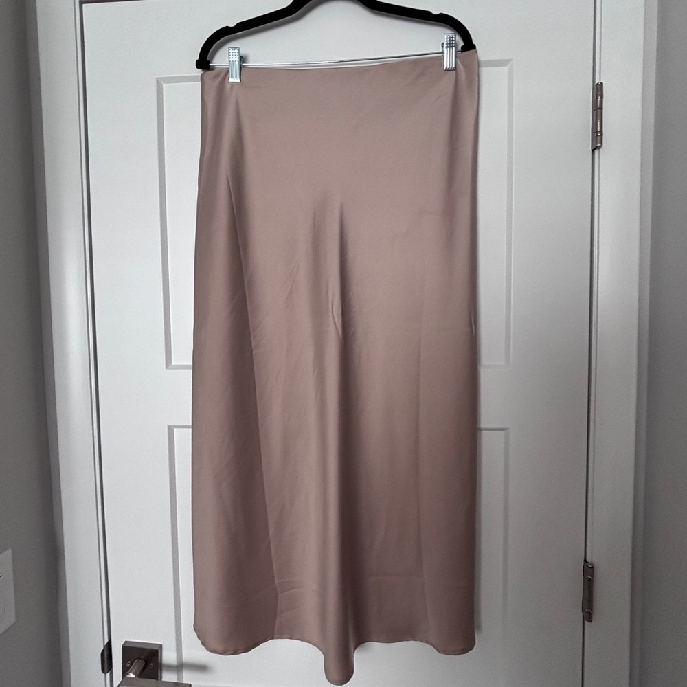 Elegant Tan Midi Skirt